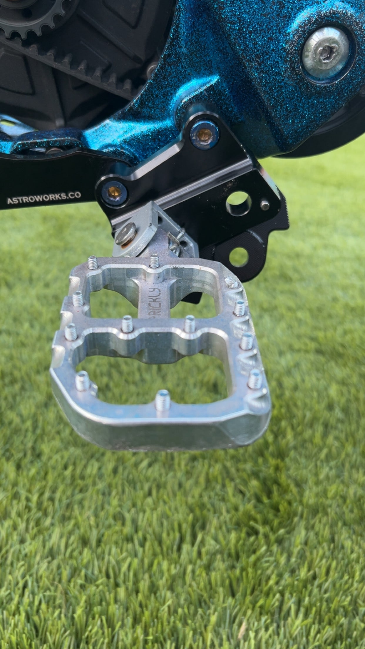 Talaria XXX Peg Bracket